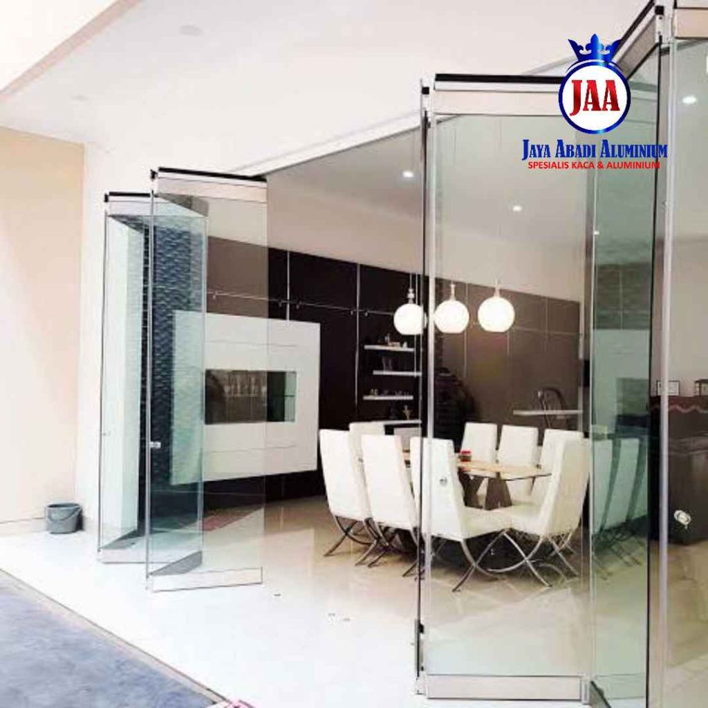 Spesialis Pintu Lipat Kaca Tempered untuk Area Komersial