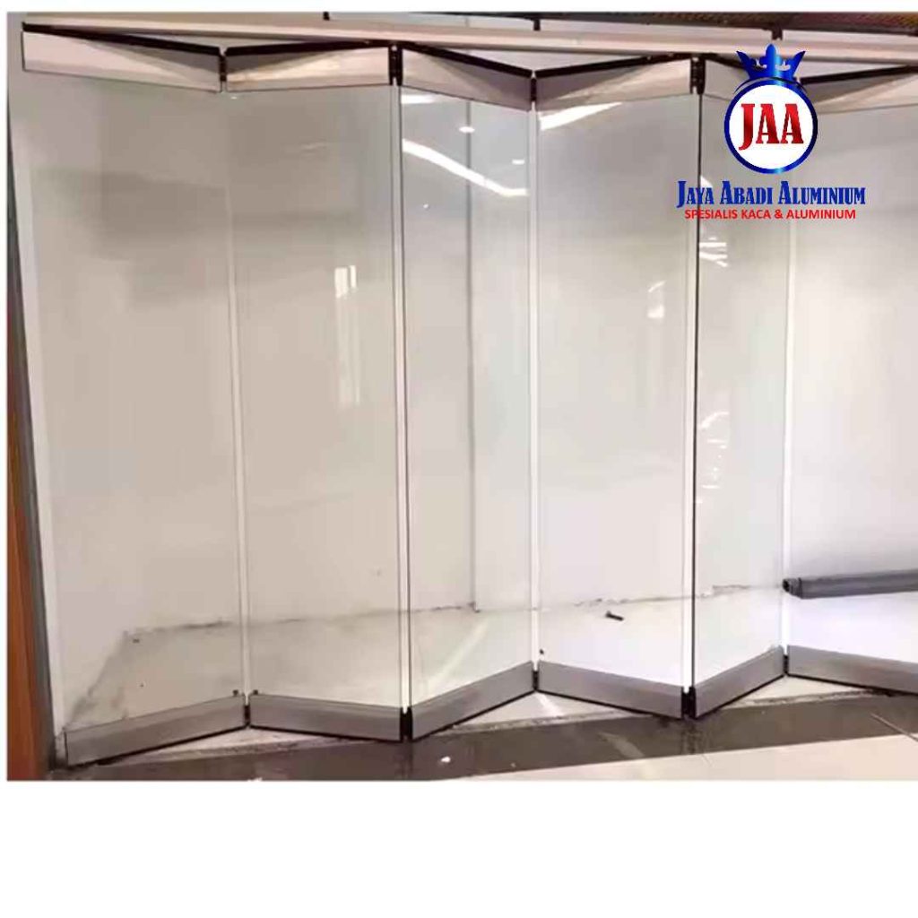 Spesialis Pintu Lipat Kaca Tempered untuk Area Komersial