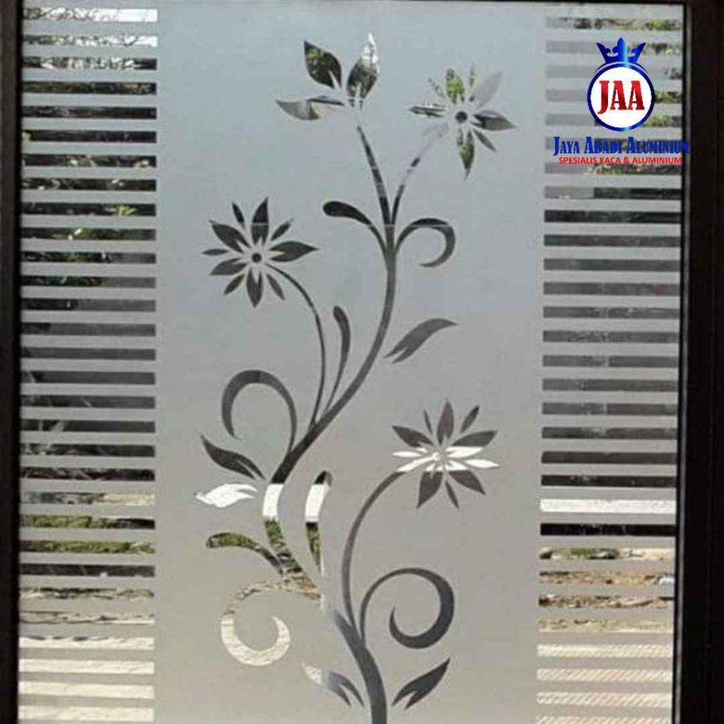 Model Kaca Dinding Minimalis untuk Ruang Tamu Kecil