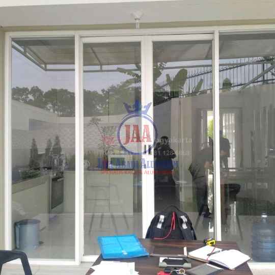 Rolling Door Kaca Aluminium