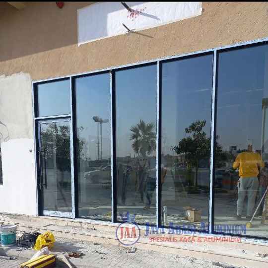 Vendor Kusen Aluminium Kaca Tempered Ruko Diskon Cibubur